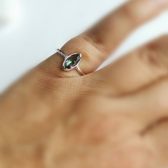 HOST PICK! Sterling Silver Mystic Topaz Ring sz 6 🆕 - Picture 6 of 8